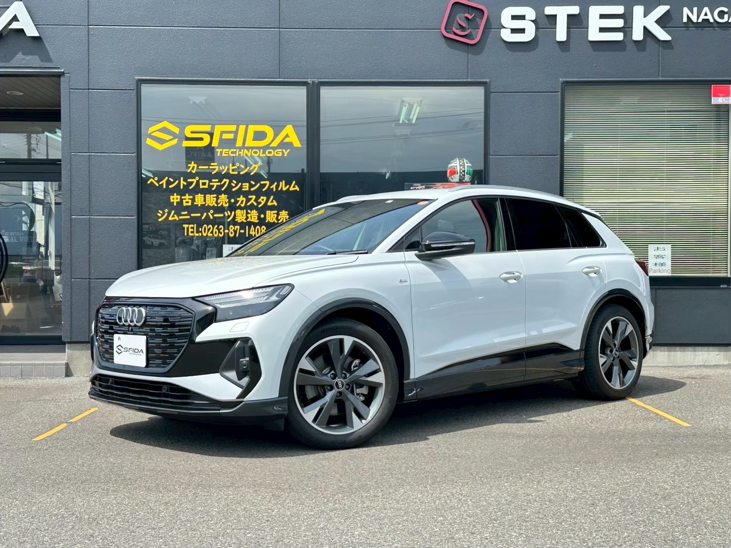 アウディ Q4 e-tron ラッピングフィルム施工